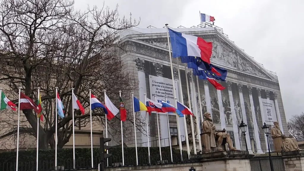 10 Governments Offering Scholarships To Study Abroad