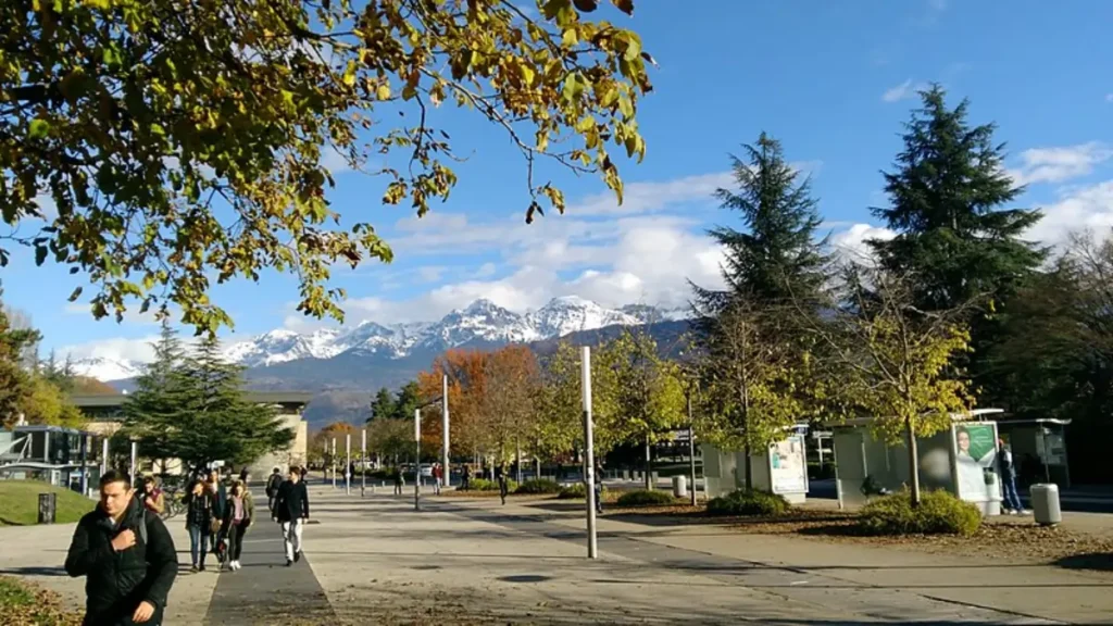 10 Best Universities in France
