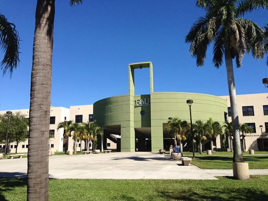 Florida Atlantic University President's Scholarship 2025