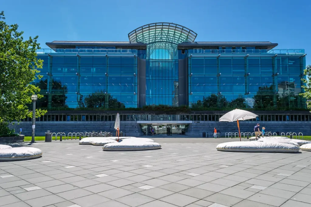Apply for UBC Public Scholarship