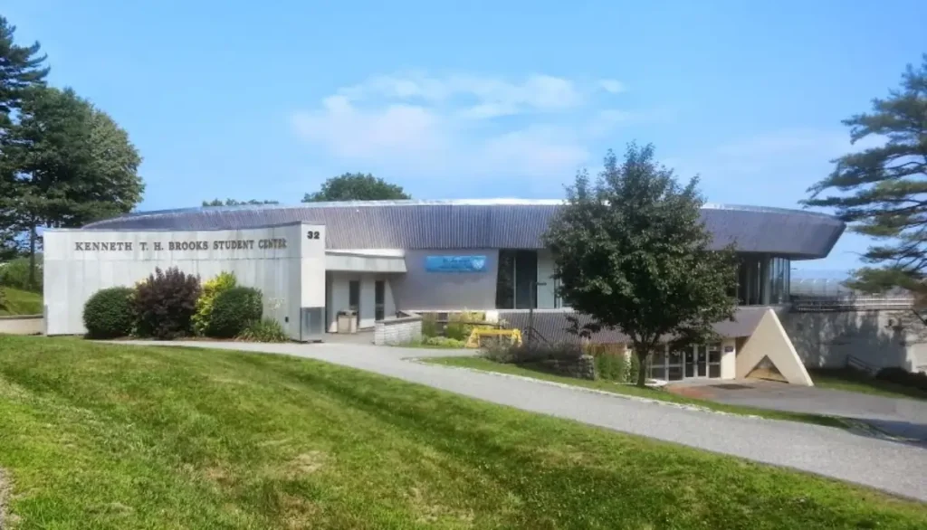 Apply for University of Southern Maine OG Scholarship 2025